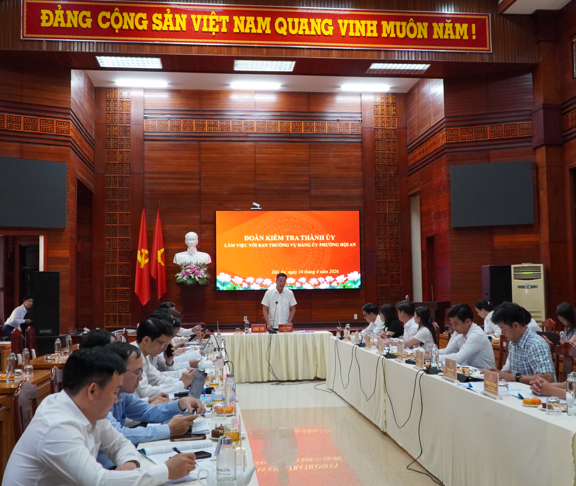 Đoàn Kiểm tra Thành ủy Đà Nẵng buổi làm việc với Ban Thường vụ Đảng uỷ phường Hội An
