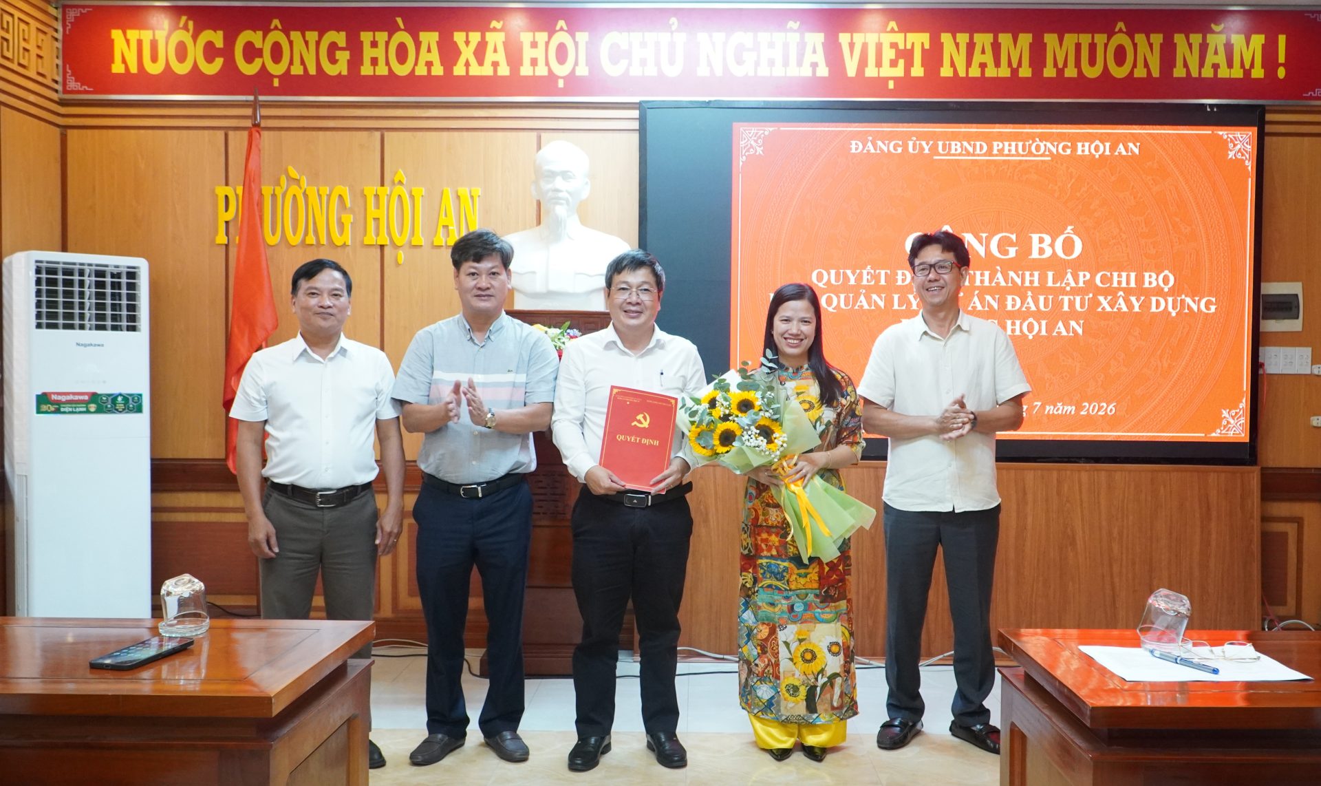 Đảng ủy UBND phường Hội An công bố Quyết định thành lập Chi bộ Ban Quản lý dự án đầu tư xây dựng phường Hội An
