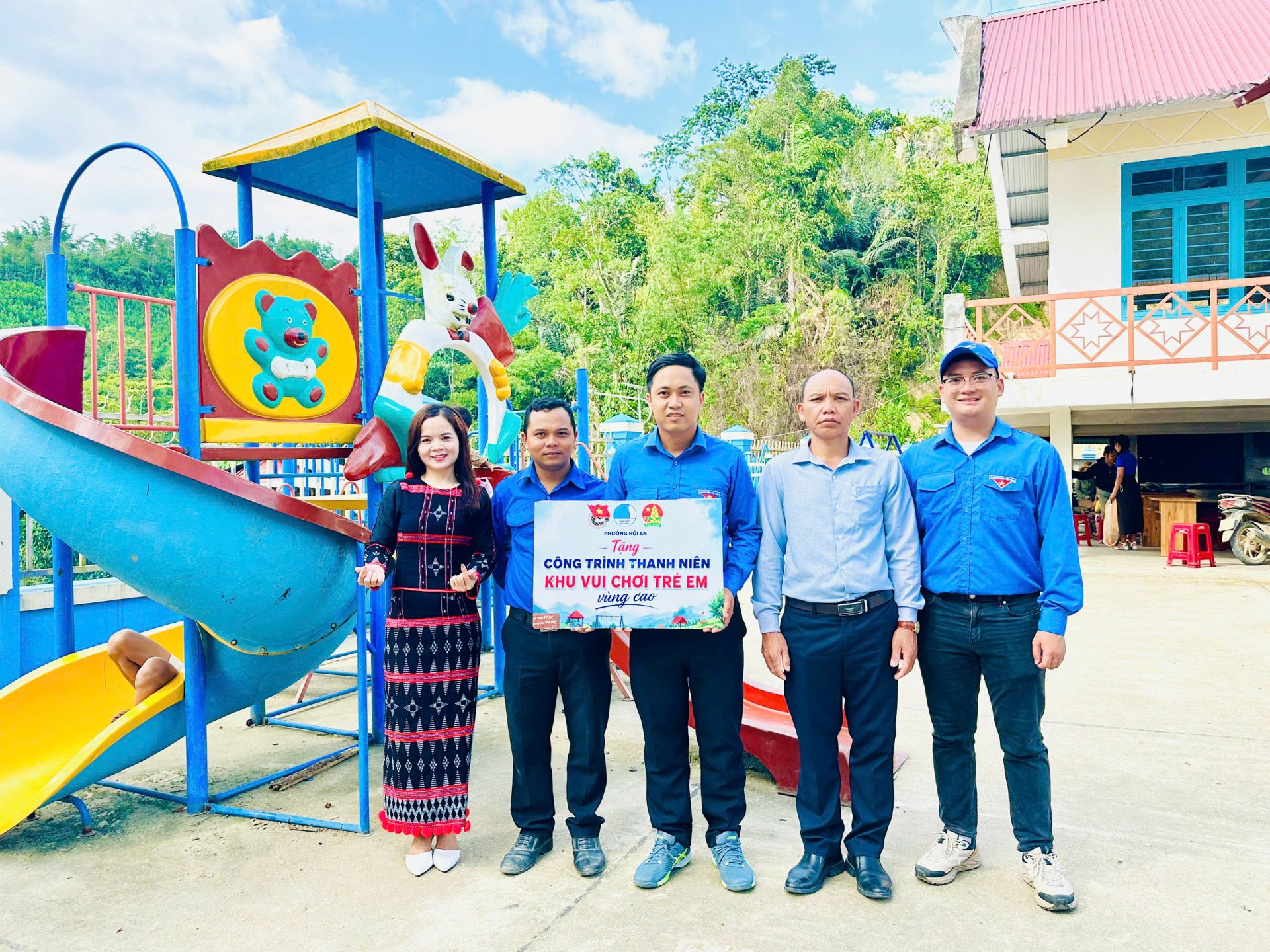 Tuổi trẻ phường Hội An tổ chức chương trình tình nguyện tại xã La Dêê