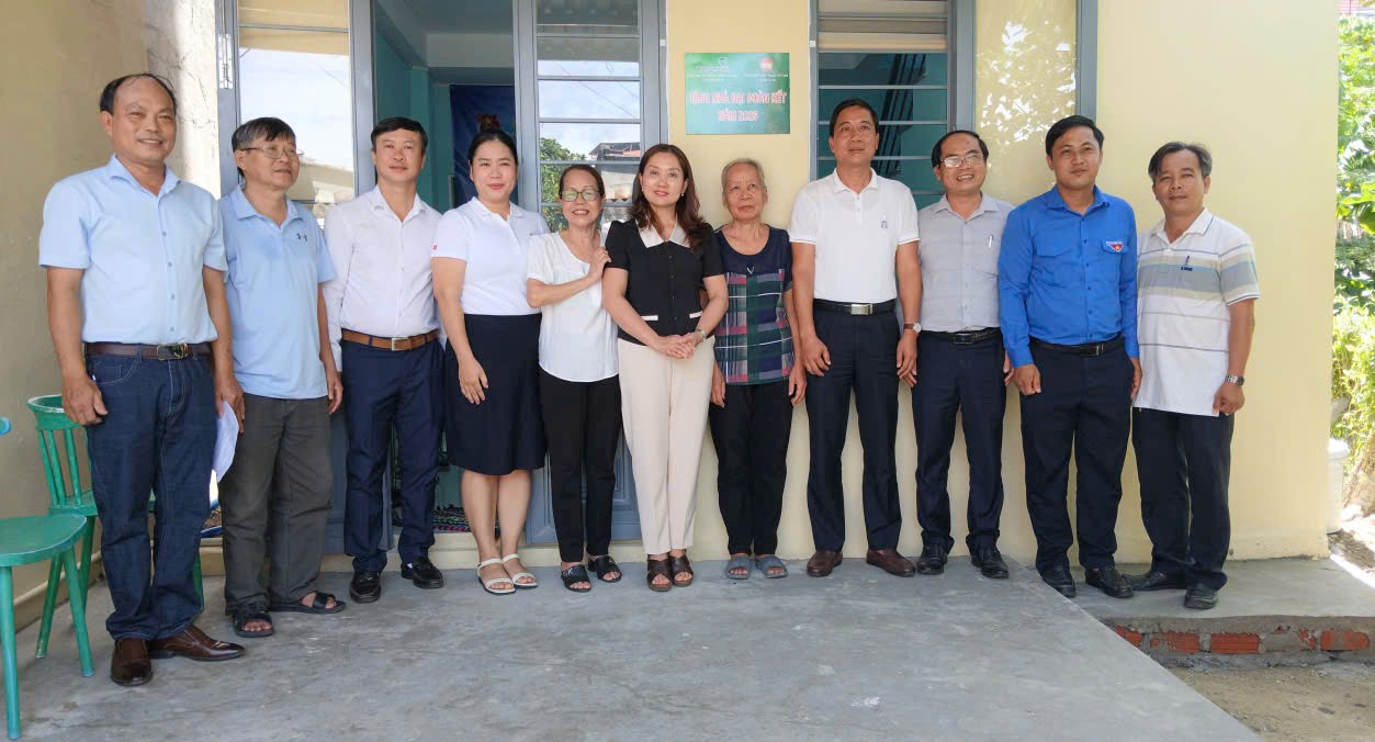 UBMTTQ Việt Nam phường Hội An: Trao nhà Đại đoàn kết cho các hộ khó khăn