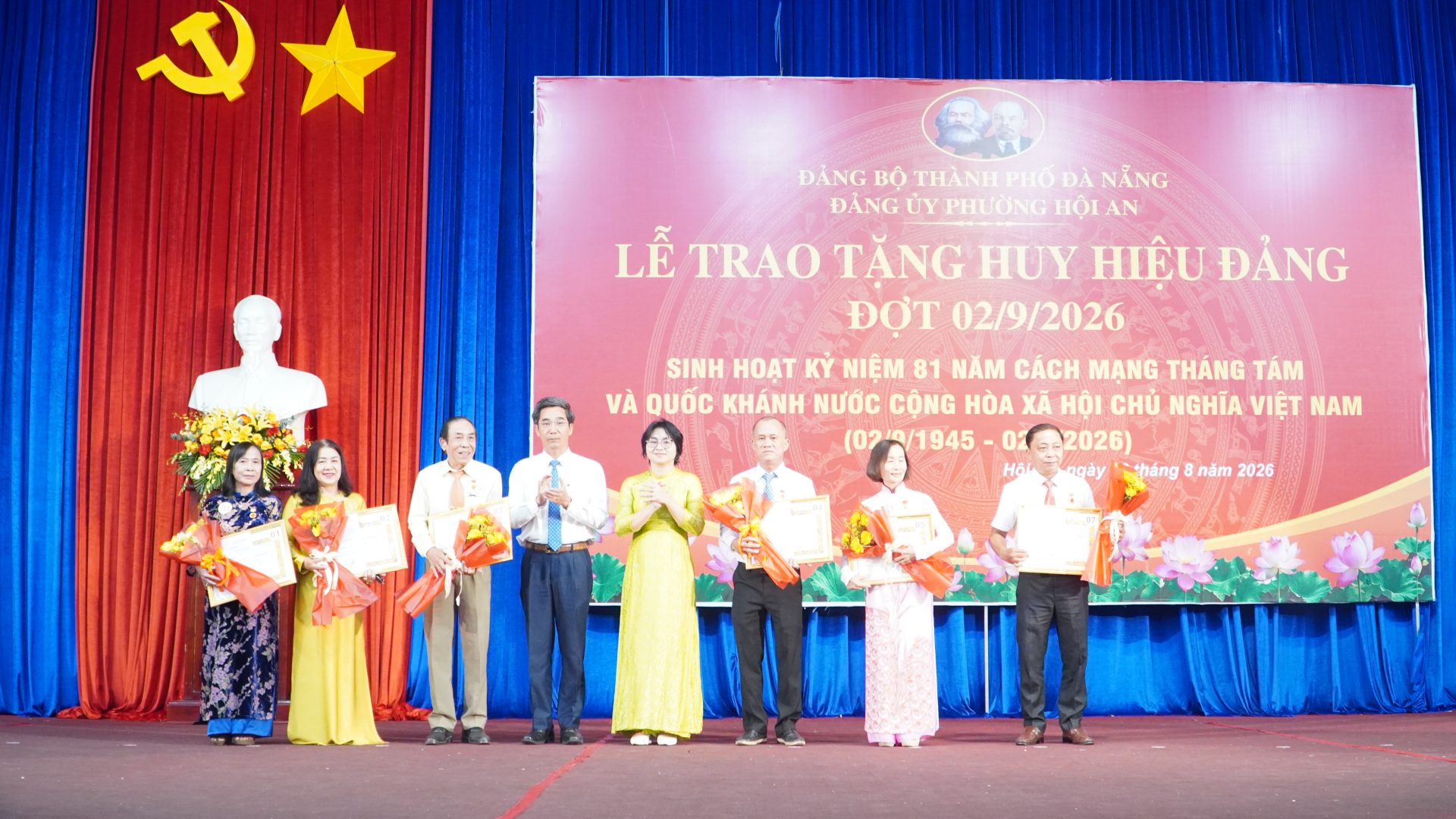 Đảng bộ phường Hội An trao tặng Huy hiệu Đảng đợt 2/9 và sinh hoạt kỷ niệm 81 năm Cách mạng tháng Tám, Quốc khánh 2/9