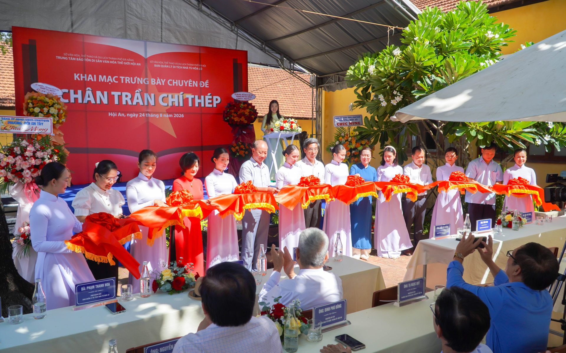 Khai mạc Trưng bày chuyên đề “Chân trần chí thép”