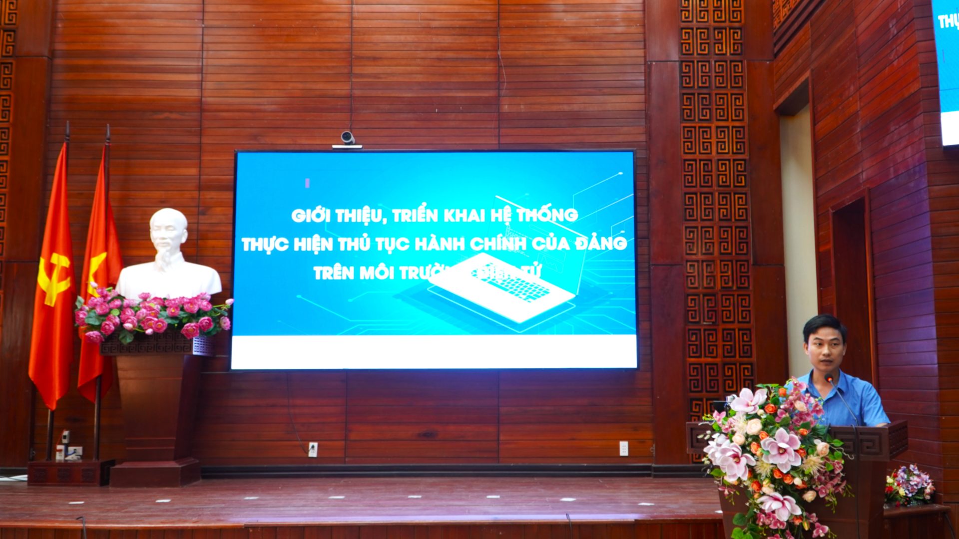 Đảng ủy phường Hội An tập huấn triển khai 4 thủ tục hành chính của Đảng trên môi trường điện tử